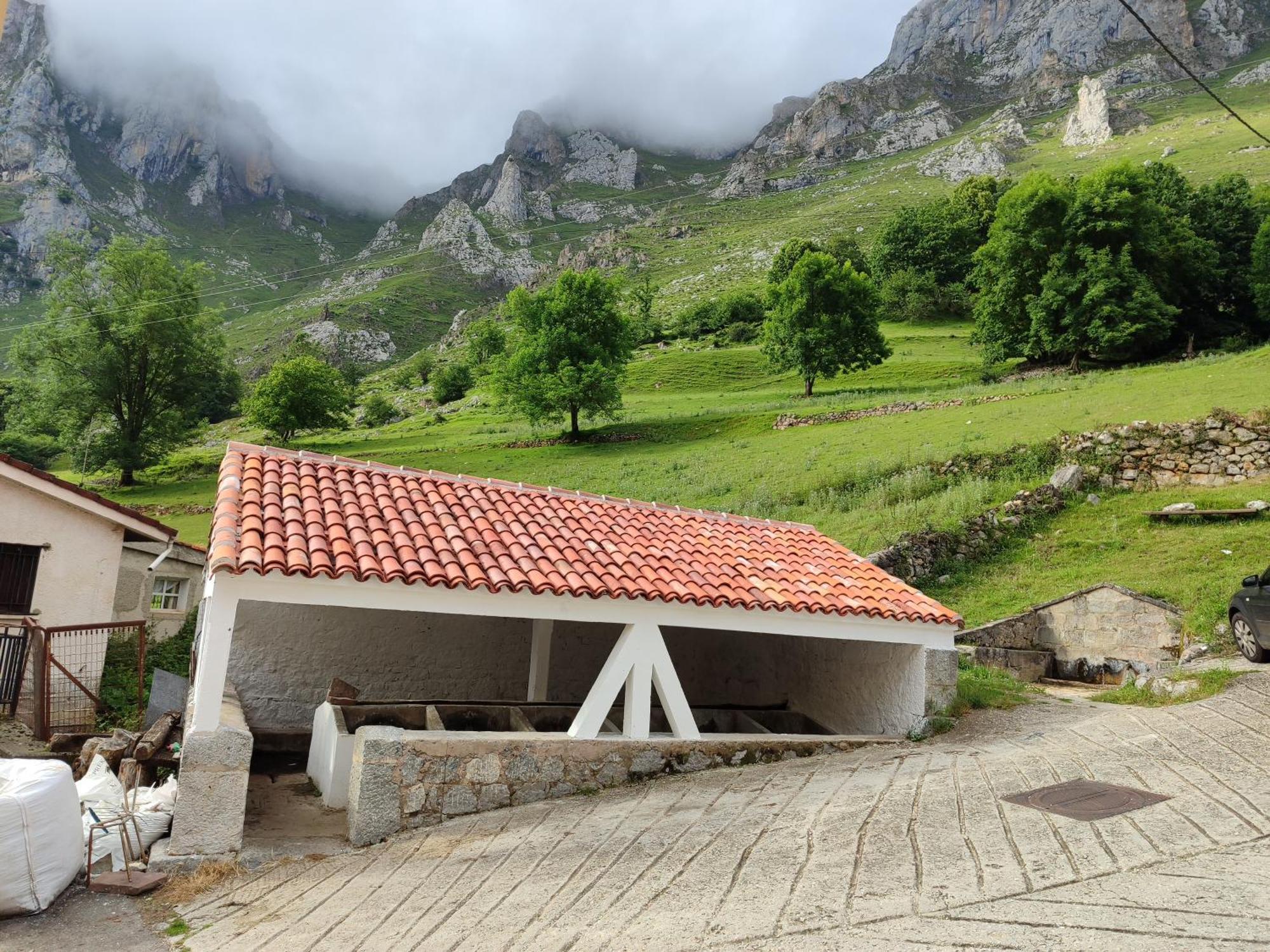 La Casina De Tielve De Cabrales Dentro Del Parque Nacional Picos De Europa Villa Exterior photo